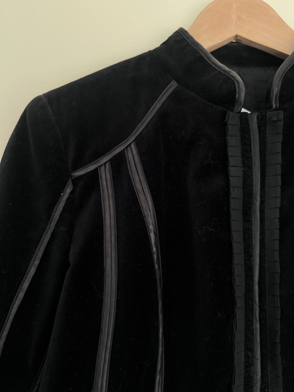 Black Women's Structured Velvet Jacket - Picture 5 of 6